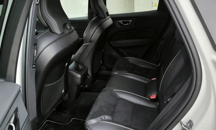 Volvo XC 60 cena 124900 przebieg: 169425, rok produkcji 2019 z Czerniejewo małe 742
